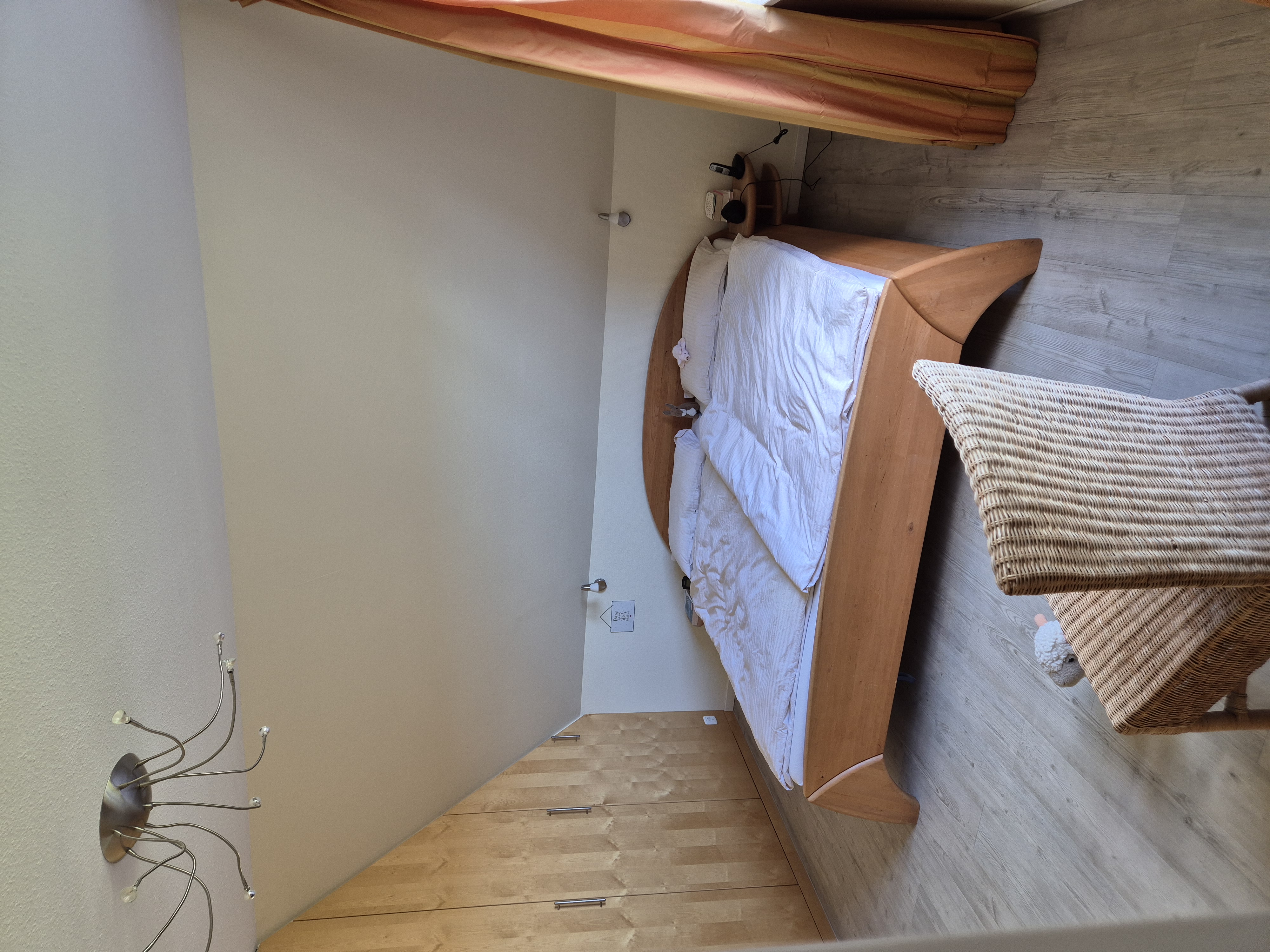 Schlafzimmer 1
